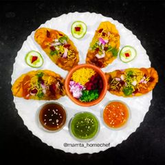 A picture of Spicy Gujiya Chaat.