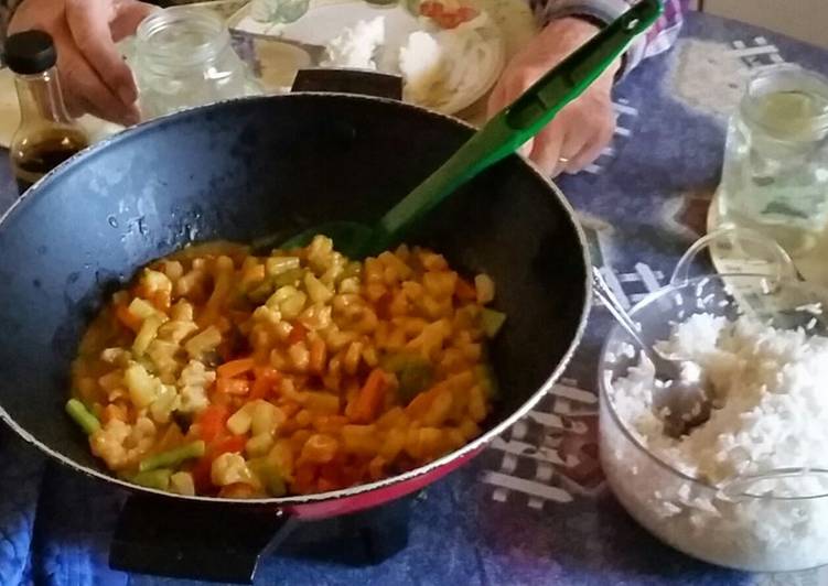 Step-by-Step Guide to Make Favorite Chef Thomas Pineapple Shrimp Stir Fry