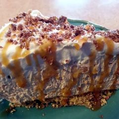 A picture of Lana's Snicker Pie.