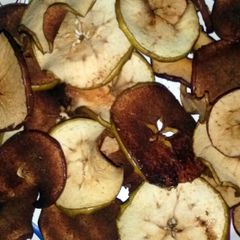 A picture of Cinnamon apple chips.