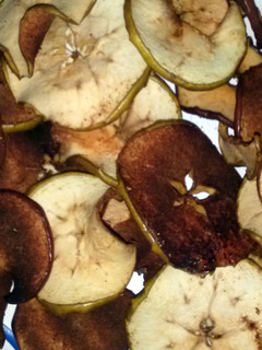 A picture of Cinnamon apple chips.