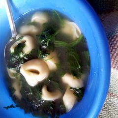 A picture of Tortellini & Spinach Soup.