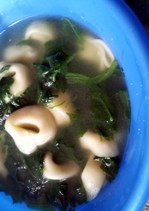 A picture of Tortellini & Spinach Soup.