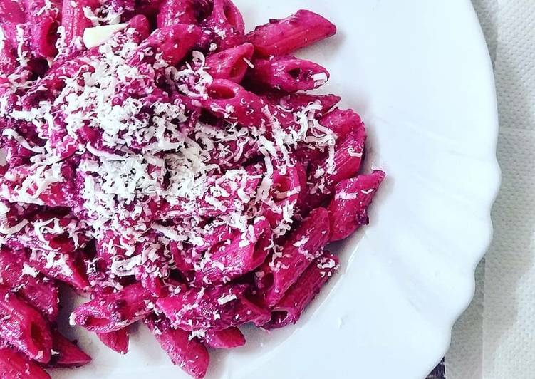 Penne con Pesto di Barbabietola
