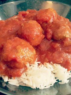 A picture of L's Meatballs in Tomato Sauce.