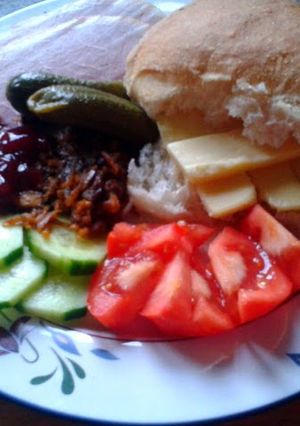 A picture of Ploughman's Lunch.