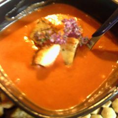 A picture of roasted tomato soup.