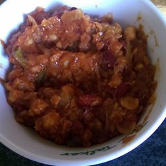 A picture of Mandys lentils and chickpea chilli.