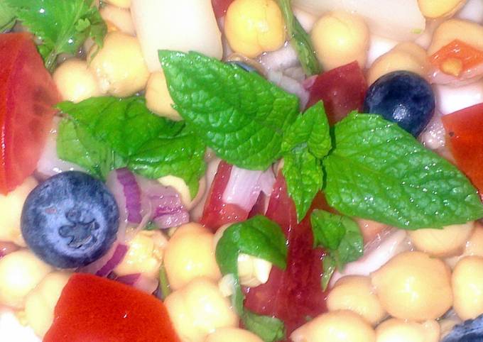 Easiest Way to Prepare Award-winning sig&#39;s Chickpea, Blueberry and Tomato Salad