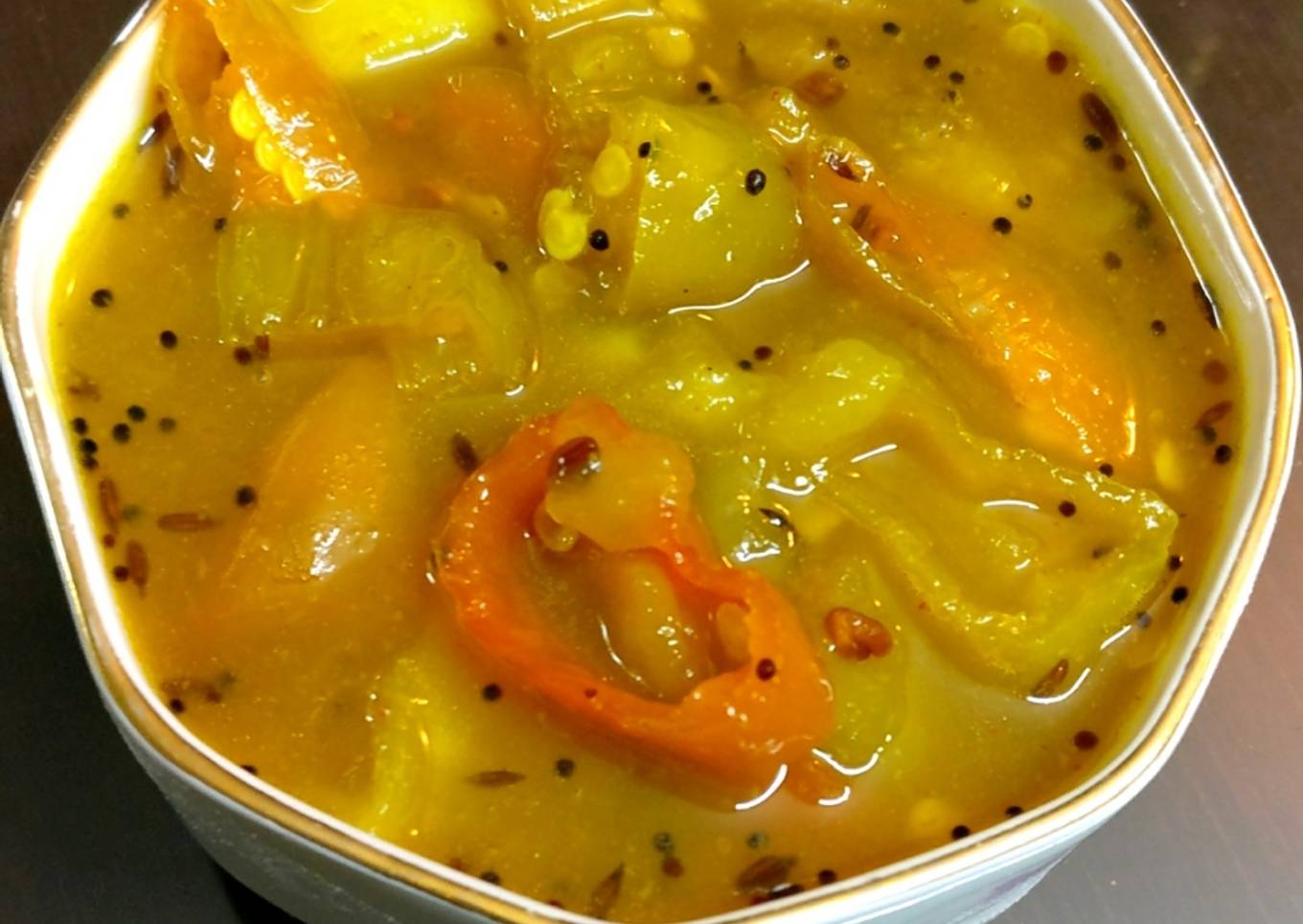 Raw Mango and Jalapeño Instant Pickle / Launji