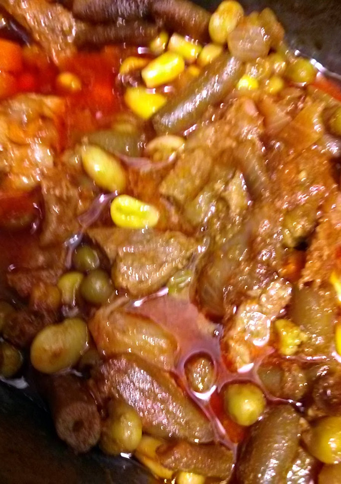 A picture of simple beef with veggies.