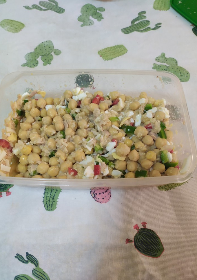 Una foto de Ensalada de Garbanzos