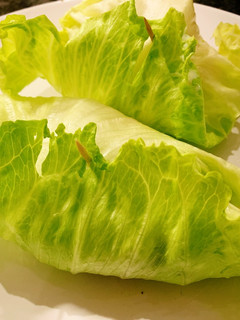 A picture of Chicken Lettuce Wraps.