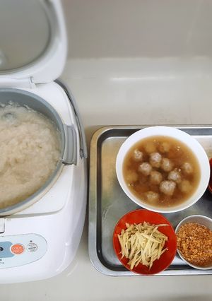 รูปของ โจ๊กหมูสับไข่จากหม้อหุงข้าว