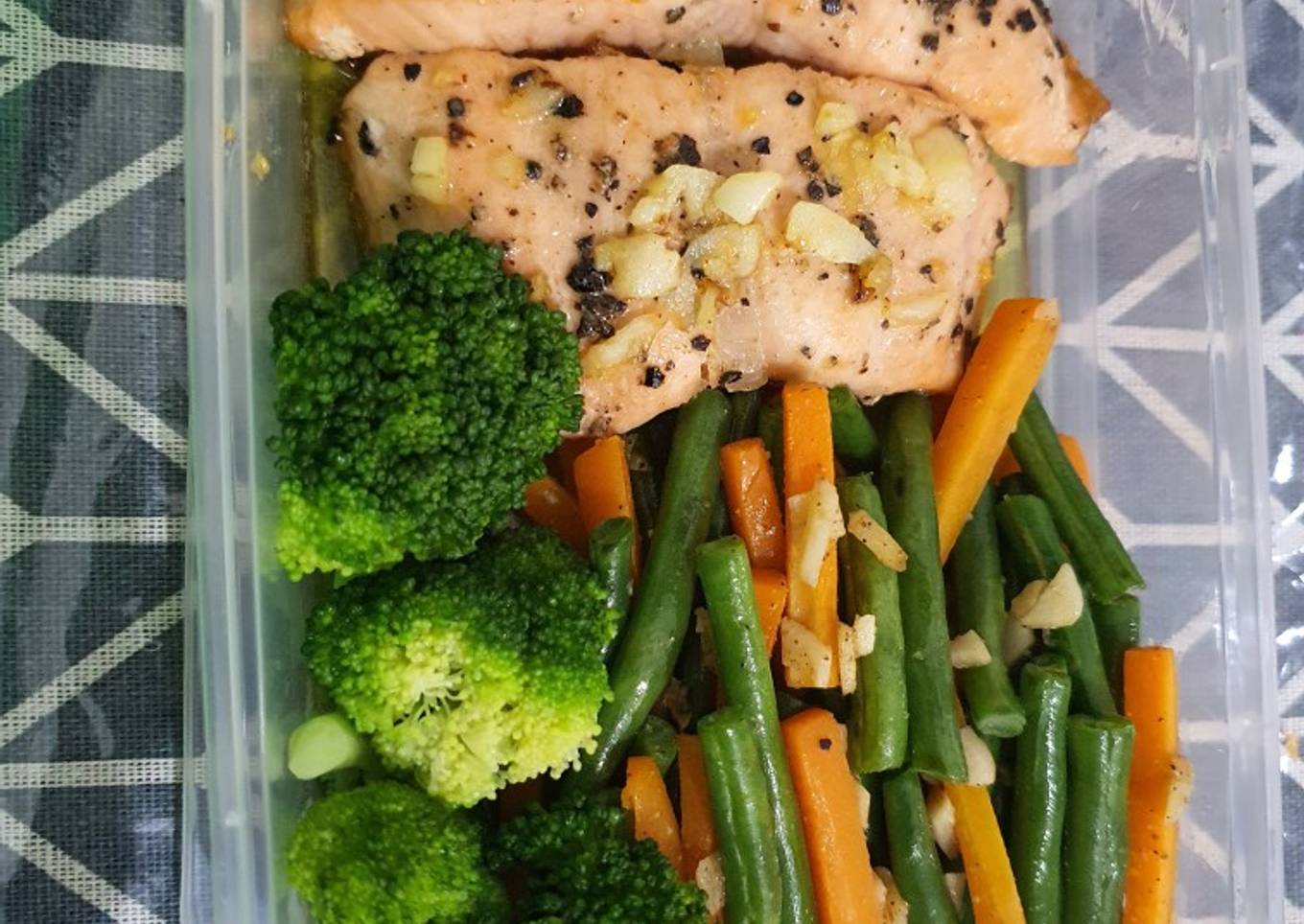 Grill Salmon with Vegie