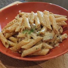 A picture of One-Pot Creamy Chicken & Mushroom Pasta.