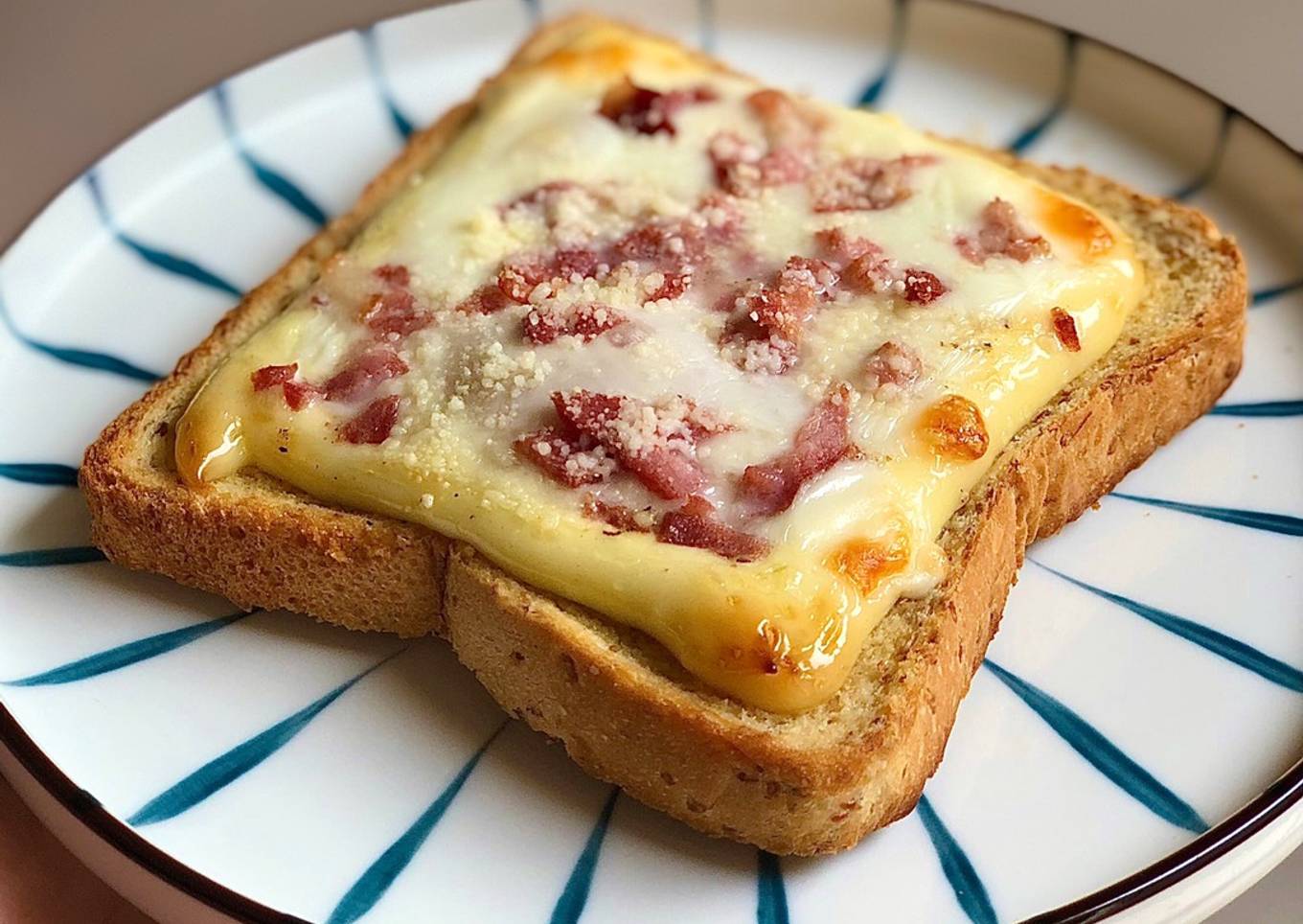 Carbonara toast