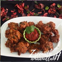 A picture of Shredded Chicken Pakoras.
