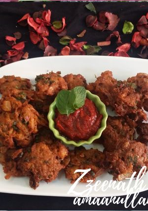 A picture of Shredded Chicken Pakoras.