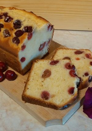 Tejfölös-cseresznyés kevert süti recept fotója