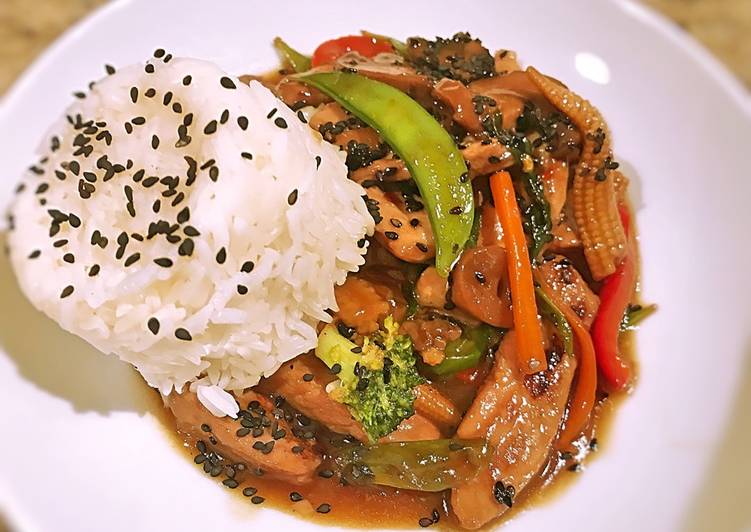 Steps to Prepare Perfect Asian Pork and vegetable in spicy garlic brown sauce