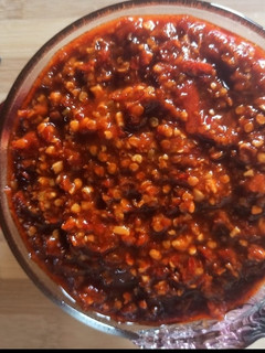 शेजवान चटणी (schezwan chutney recipe in marathi) रेसिपी चे मुख्य फोटो