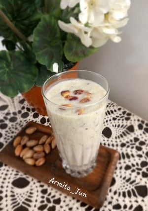 عکسی از دستور شیر موز پسته