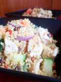 Couscous integral con pollo y verduras con toque de curry y coco