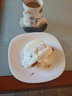 Una foto de Keto bizcocho de limón