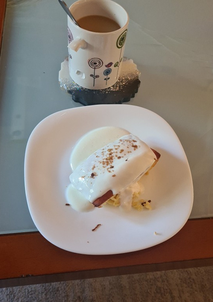 Una foto de Keto bizcocho de limón