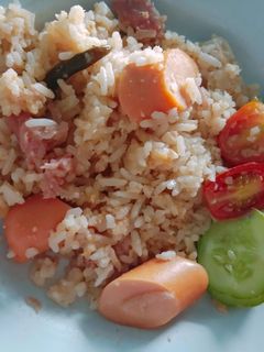 รูปของ ข้าวผัดแหนมๆ+ไส้กรอกฟุตลอง ต้องลองแล้วแหละ