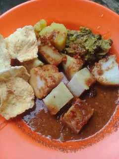 Foto resep Ayam gulai kentang dengan lontong kuah pecal dan emping goreng