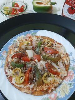 পিৎজা (pizza recipe in Bengali) রেসিপির প্রধান ছবি