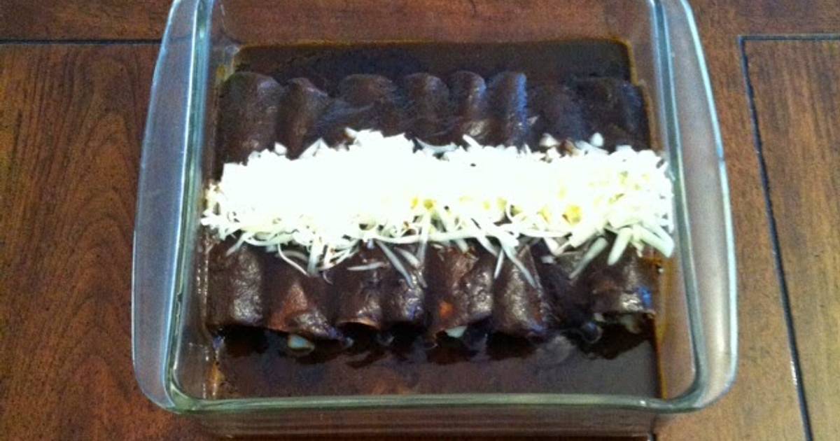 Enchiladas de mole negro Receta de Mercedes Cossío Cookpad