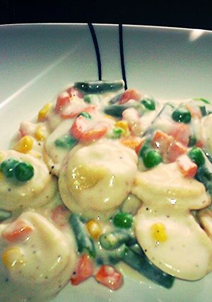 A picture of Five minute Alfredo sauce.