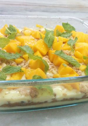 A picture of Eggless mango biscuit custard pudding.