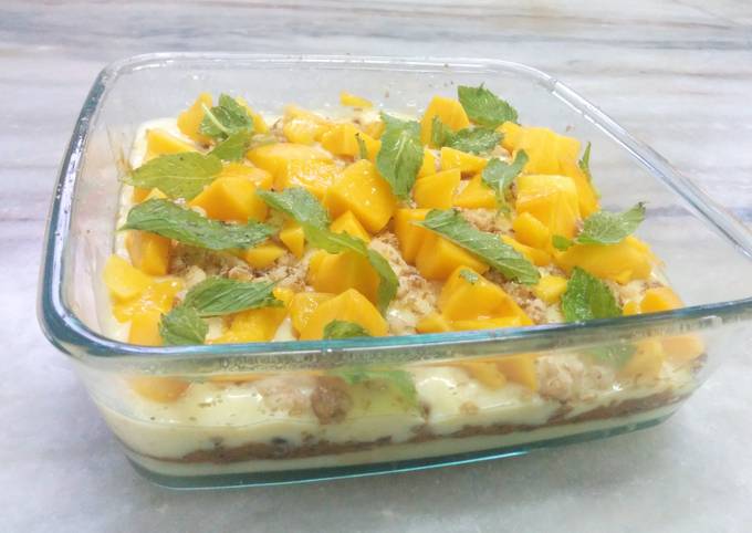 Eggless mango biscuit custard pudding