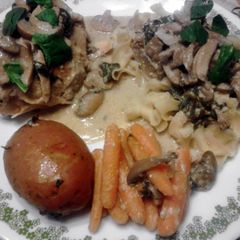 A picture of Spinach & Mushroom Crockpot Chicken Dinner.