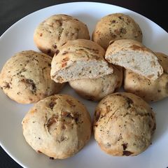 A picture of Onion garlic bun.