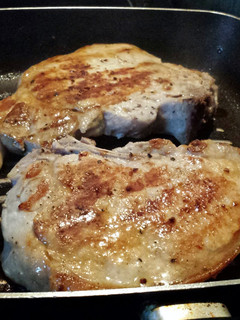 A picture of Simple Pork Chops.