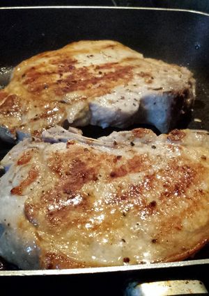A picture of Simple Pork Chops.