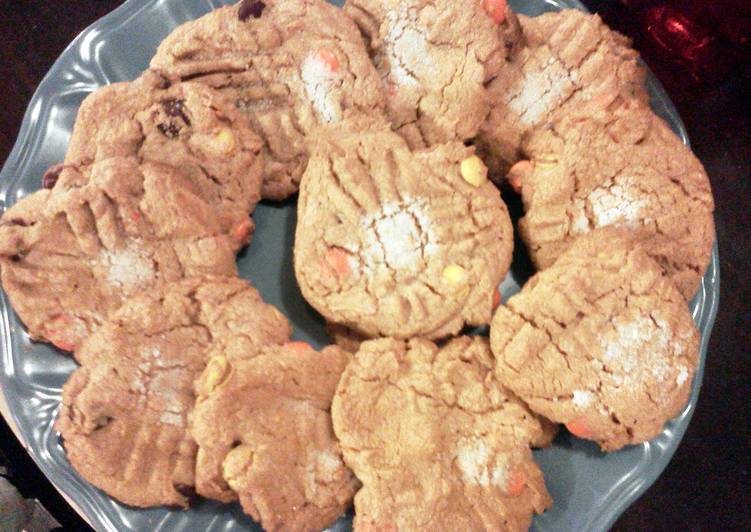 Reeces piecies peanut butter cookies