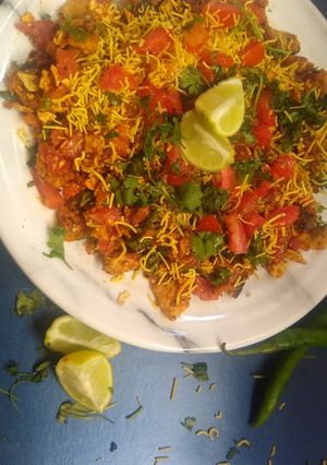 A picture of Rajasthani Dhaba Style khichiya Papad Churi.