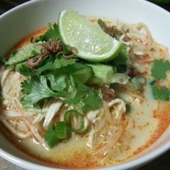 A picture of Chicken Laksa.