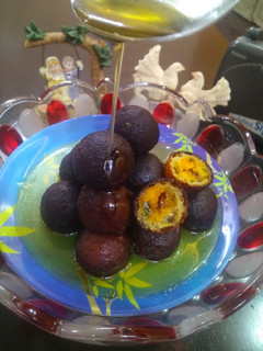 काला जामुन(Kala Jamun recipe in Hindi) रेसिपी मुख्य फोटो