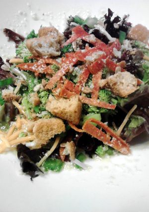 A picture of Rocco's Almost Everythings in it Looseleaf Salad.