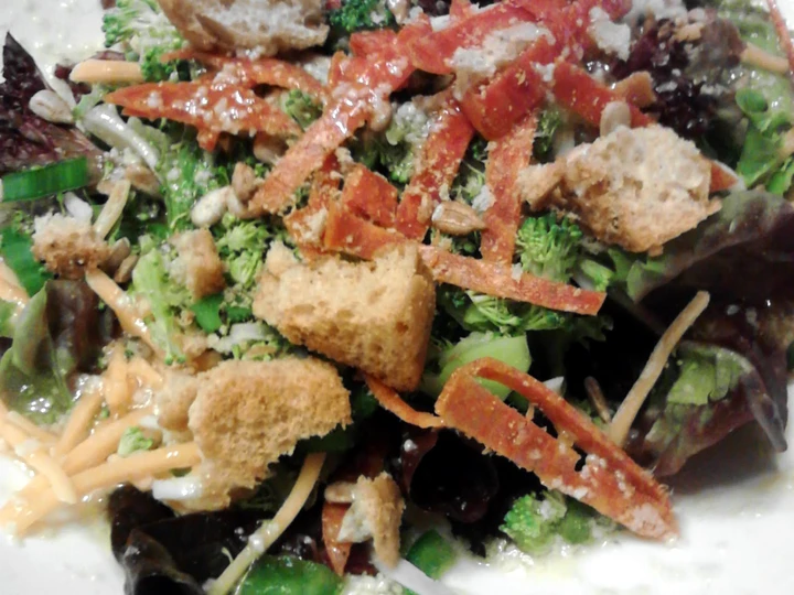 Simple Way Make Recipe Rocco&amp;#39;s Almost Everythings in it Looseleaf Salad that is Delicious, Tasty}