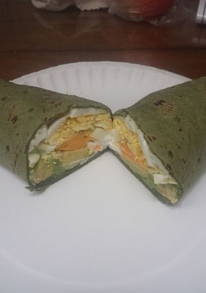 A picture of Egg 'n' Avocado wrap.