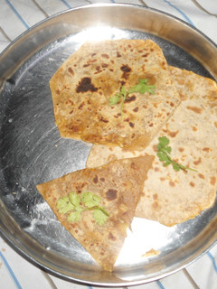 மசாலா நாண் பரோடா(masala naan parotta recipe in tamil) செய்முறை முக்கிய புகைப்படம்