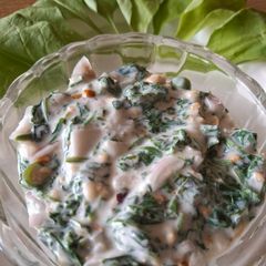 A picture of Palak raita.